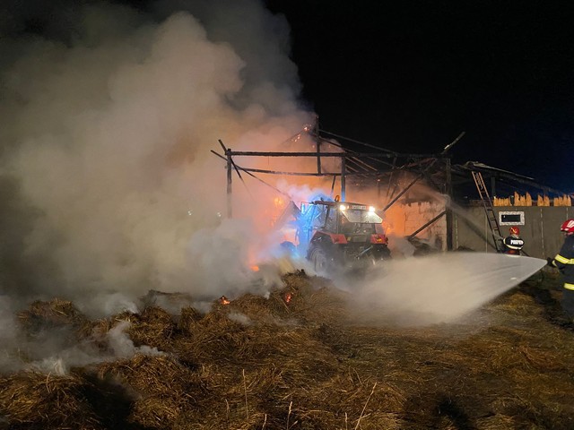 Un incendiu în comuna Sirețel a alertat pompierii ieșeni