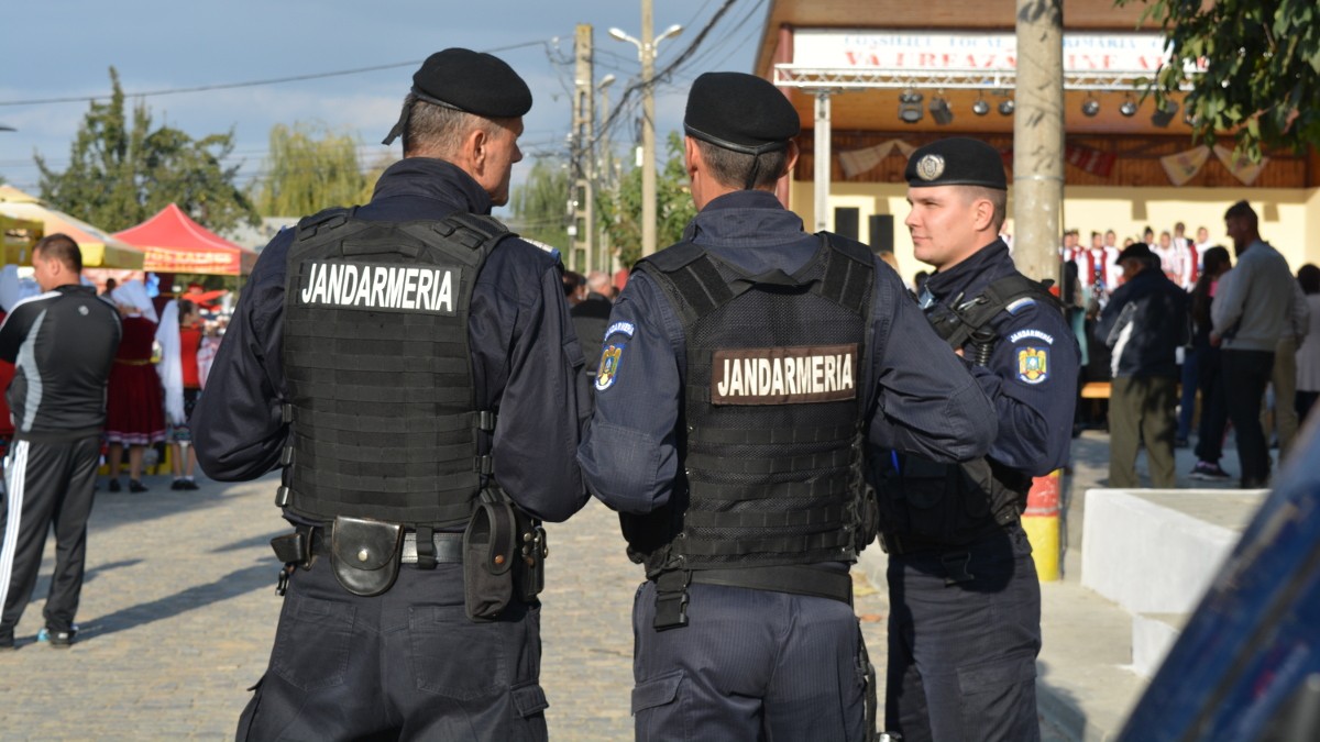 Constanţa: Jandarmii au intervenit în zona unor magazine din Festivalul Beach, Please! pentru că mai multe persoane făceau scandal 