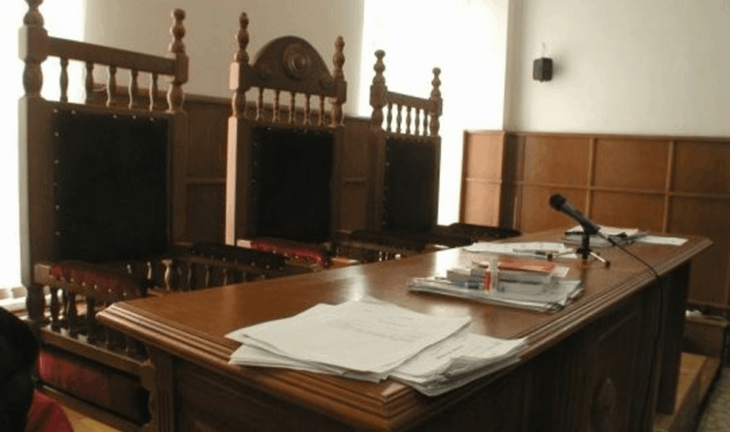  Sute de judecători se pensionează de teamă că li se taie din pensia specială