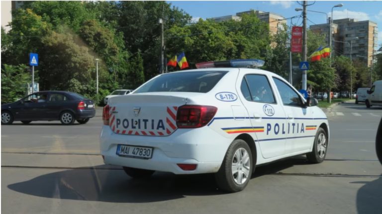 Urmărire ca-n filme pentru prinderea unui șofer băut. El a fost blocat pe o stradă fără ieșire