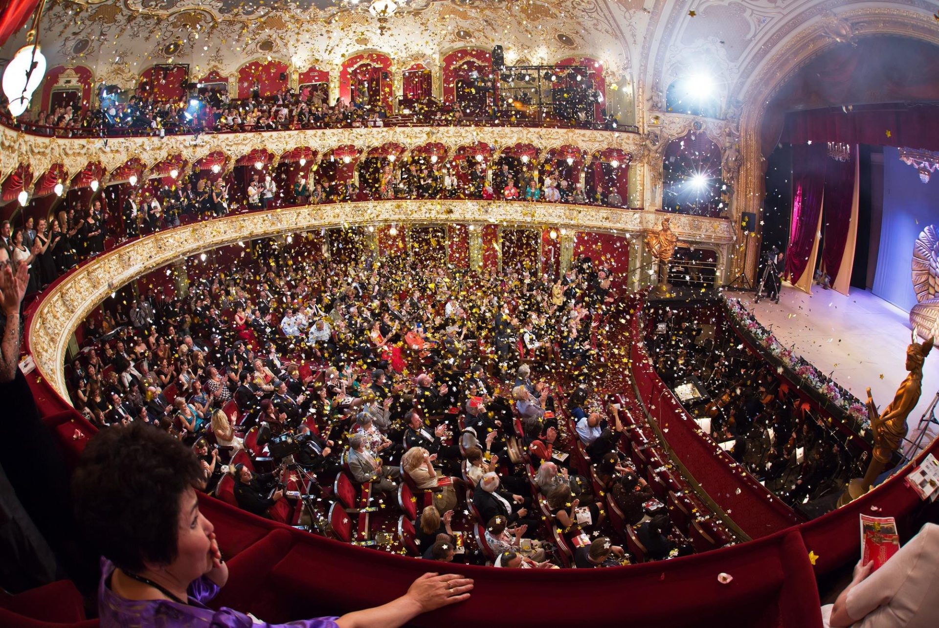 Două spectacole „La traviata” în această săptămână la Opera Iași