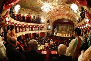 Spectacol-coupé la Opera Iași