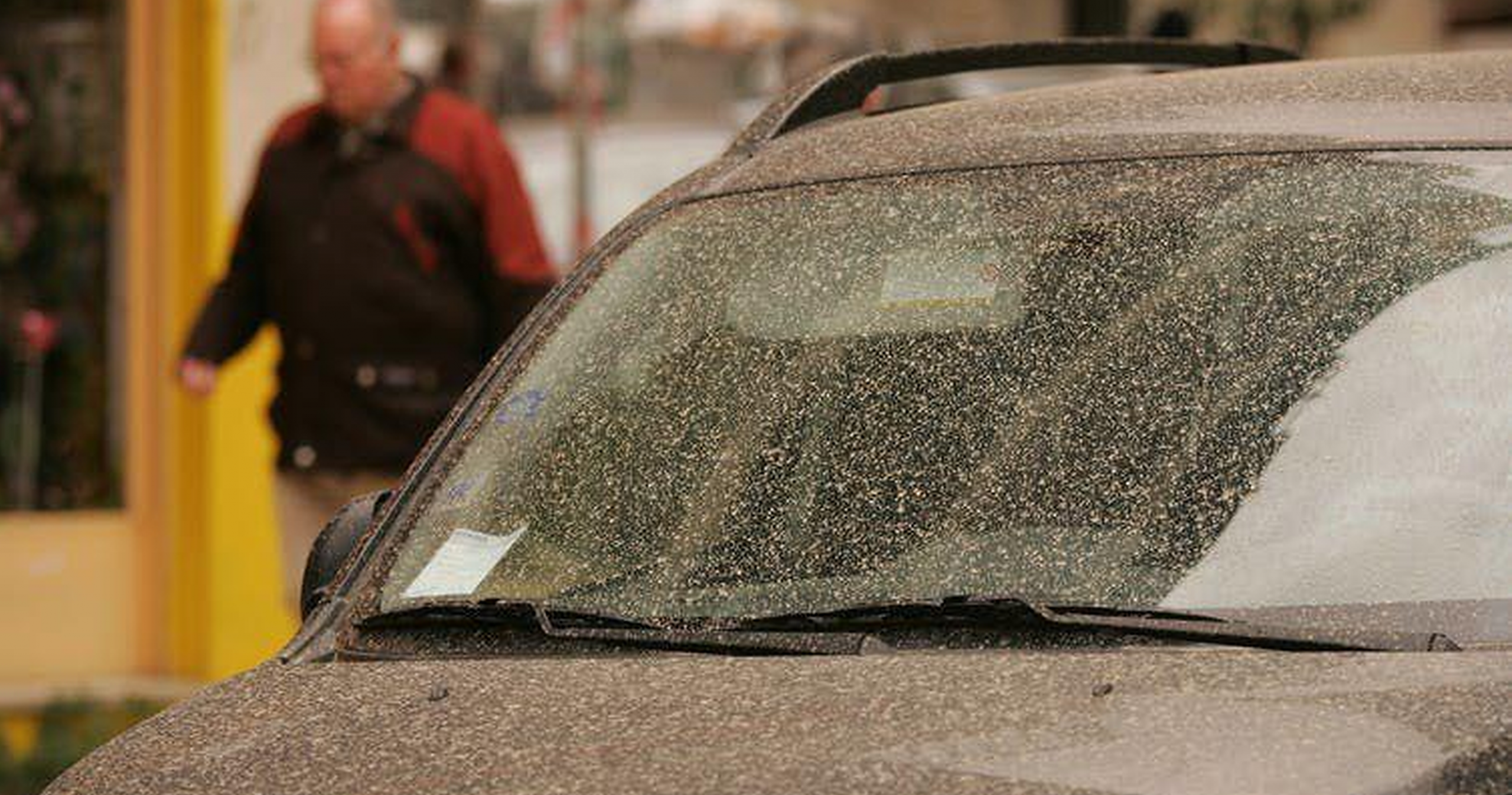 Valurile de praf saharian vor fi tot mai dese în zonă. Sfatul medicului: cum ne ținem departe de probleme? Cine trebuie să poarte mască?