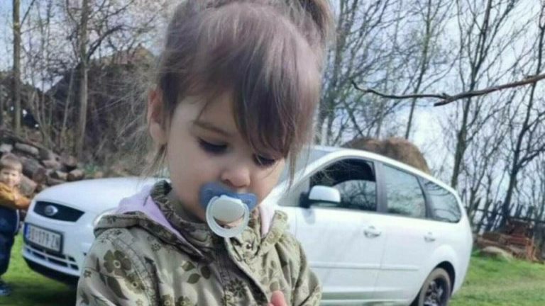 Danka, fetița de 2 ani despre care se spunea că ar fi fost răpită de două românce în Serbia, a fost găsită moartă