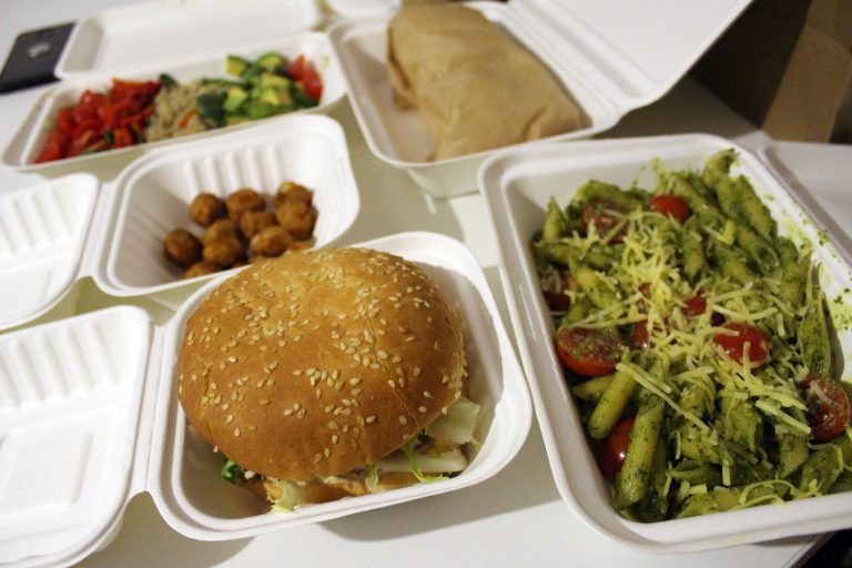 Un restaurant vegan trece la carne, afirmând că dieta bazată exclusiv pe plante nu va salva planeta