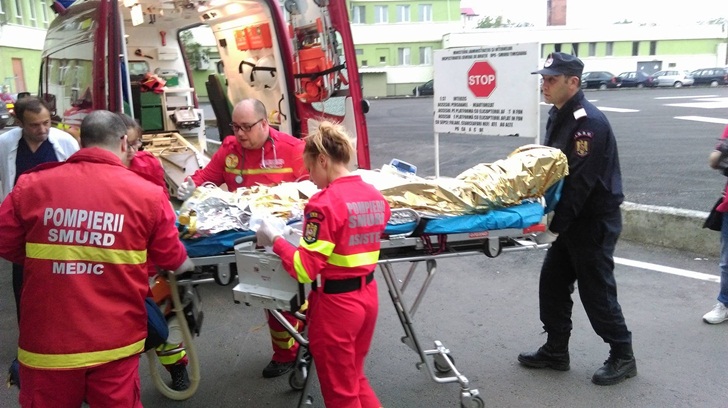 Incendiu la Iași: Un bărbat a ajuns la spital cu arsuri grave după o explozie
