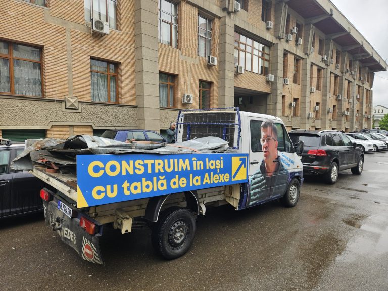 Protest al tinerilor din PSD Iași împotriva președintelui CJ - VIDEO