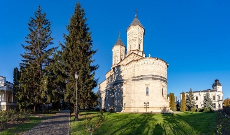 Fonduri publice pentru lăcașe de cult: ce biserici vor beneficia de banii Primăriei Iași