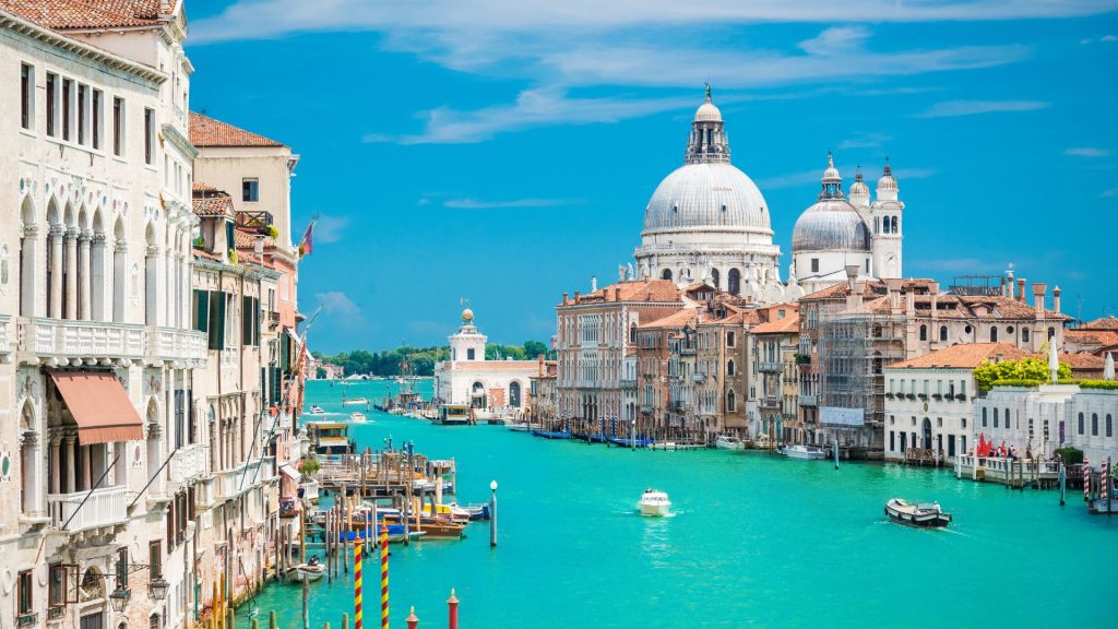  Veneția reintroduce taxa turistică
