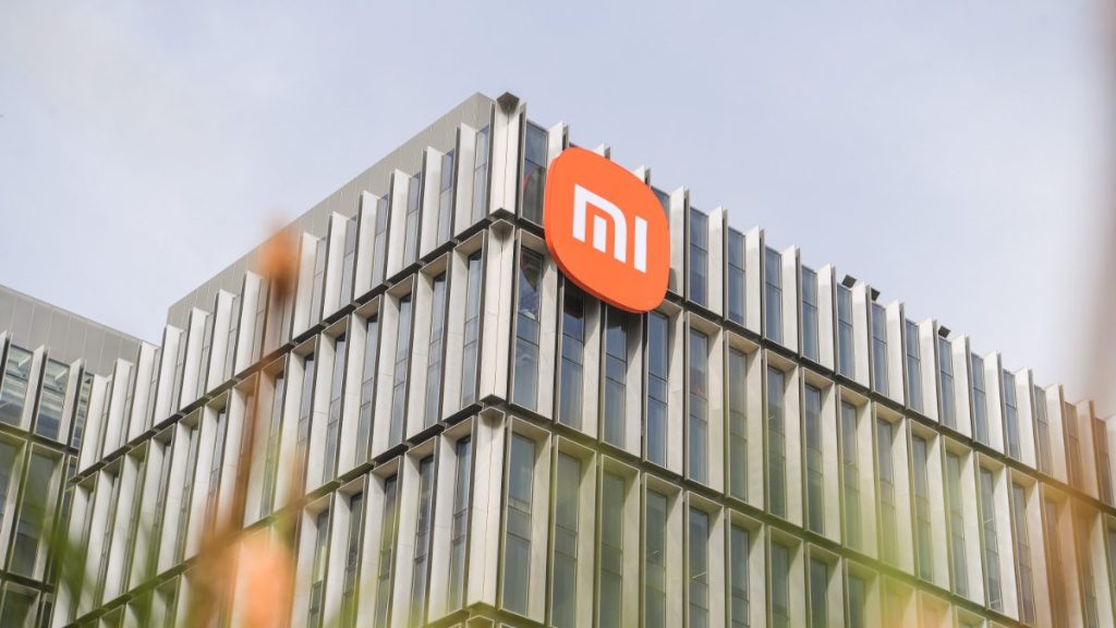 Capitalizarea bursieră a Xiaomi a crescut cu 4 miliarde de dolari după lansarea primului său vehicul electric, apropiindu-se de cea a GM şi Ford