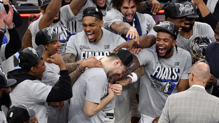  Echipa Dallas Mavericks s-a calificat în finala NBA