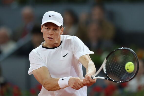 Italianul Jannik Sinner s-a retras de la Madrid Open