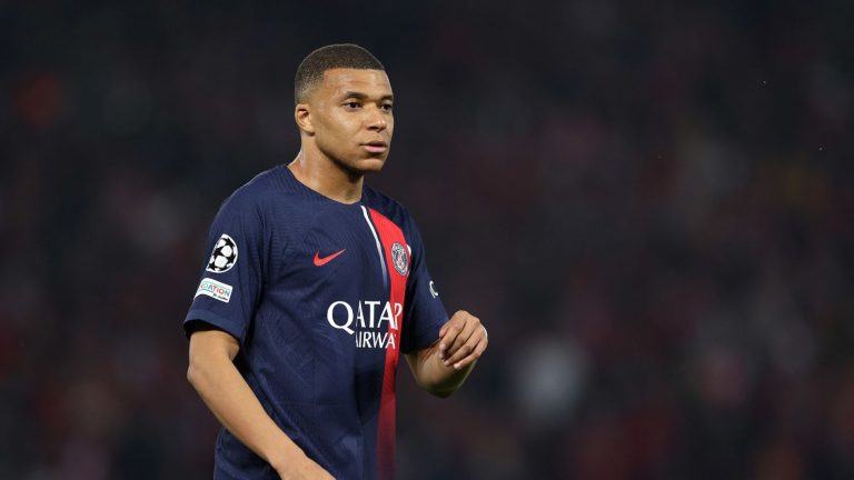 Kylian Mbappe a plătit o jumătate de milion de euro pe un portret al lui Pele