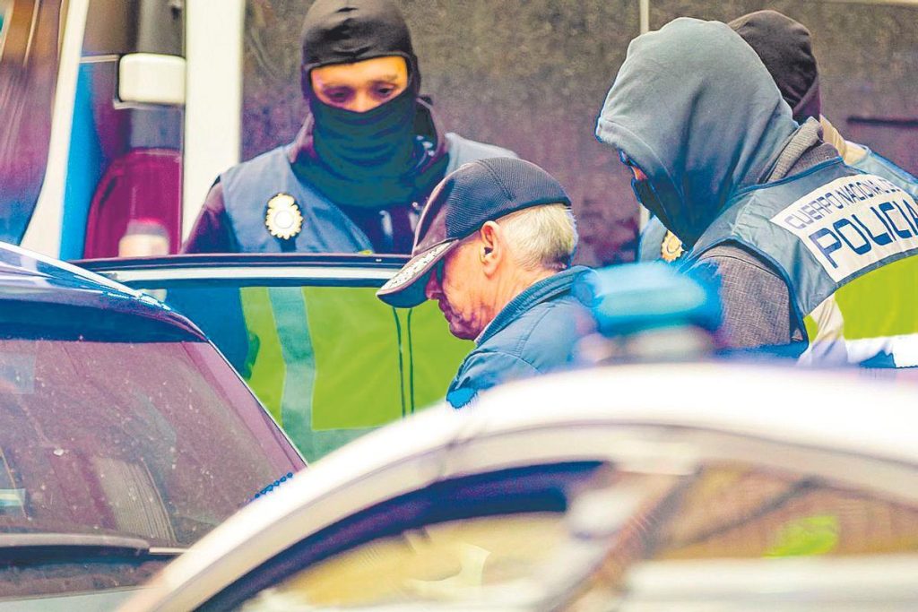 Un pensionar septuagenar spaniol prorus, Pompeyo Gonzalez Pascual, judecat fiindcă a trimis scrisori-explozive premierului, ambasadelor Ucrainei şi SUA, unui producător de armament şi unei baze militare