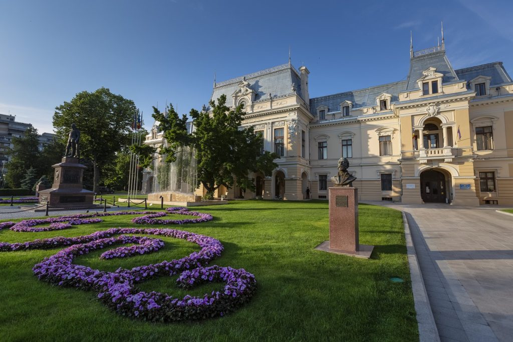 Primăria pune pe masă 70 de milioane de lei: Se caută furnizori de energie, dotări la școli și servicii administrative