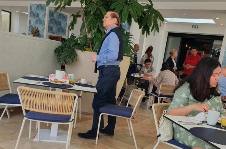 Paul al României, vizat de un mandat de arestare, pus în libertate la Paris