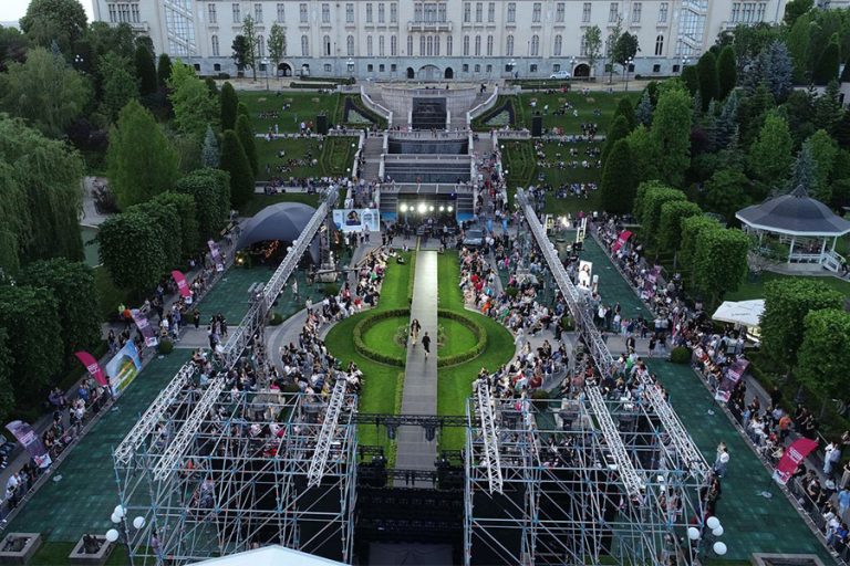 Începe Romanian Fashion Week - cel mai cunoscut și mai longeviv eveniment dedicat industriei modei românești