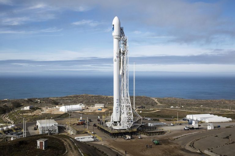 O misiune SpaceX, în drum să salveze astronauţii blocaţi pe Staţia Spaţială Internaţională