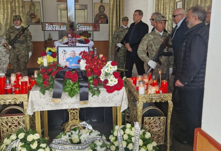 Handbalistul Ştefan Birtalan a fost înmormântat cu onoruri militare. Numeroşi oameni de sport l-au condus pe ultimul drum