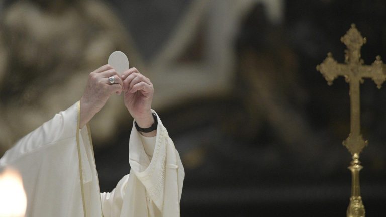 Procesiune cu ocazia sărbătorii Trupul şi Sângele Domnului