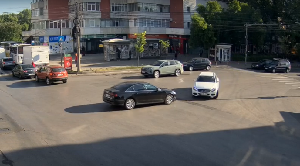  VIDEO Cum a avut loc accidentul din Podu de Fier din această dimineață