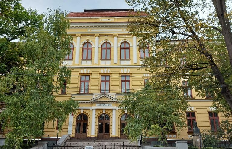 Record la admiterea în clasa a V-a la Colegiul “Negruzzi”: 6 elevi/loc. S-au înscris de două ori mai mulți candidați față de anii trecuți