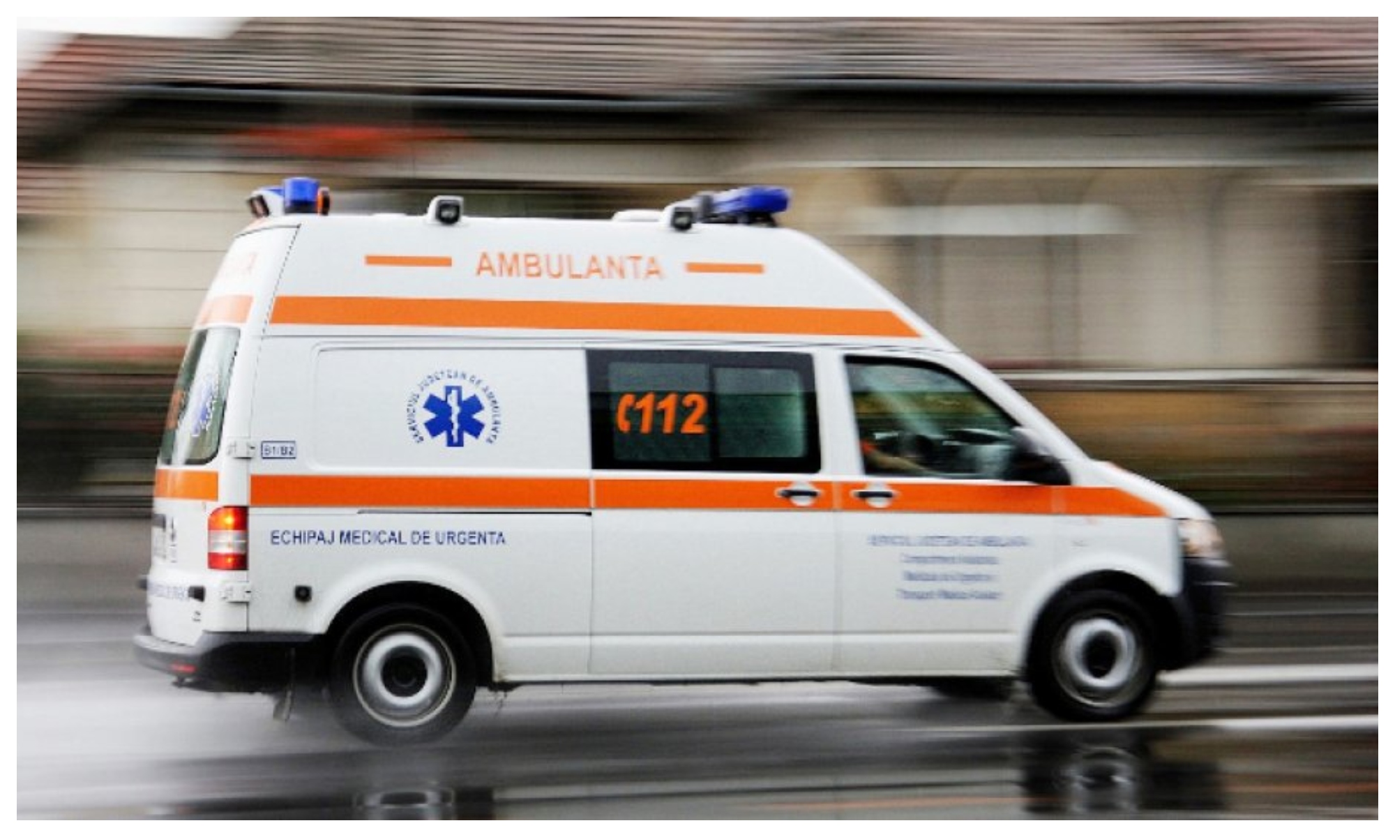 Șoferul unei ambulanțe din Baia Mare, înjunghiat de pacientul pe care trebuia să-l ducă la spital