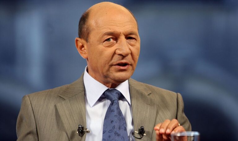 Traian Băsescu: Ar fi foarte important ca domnul Ciolacu să-şi asume o mare responsabilitate pentru ţară şi anume să plece imediat din funcţia de premier