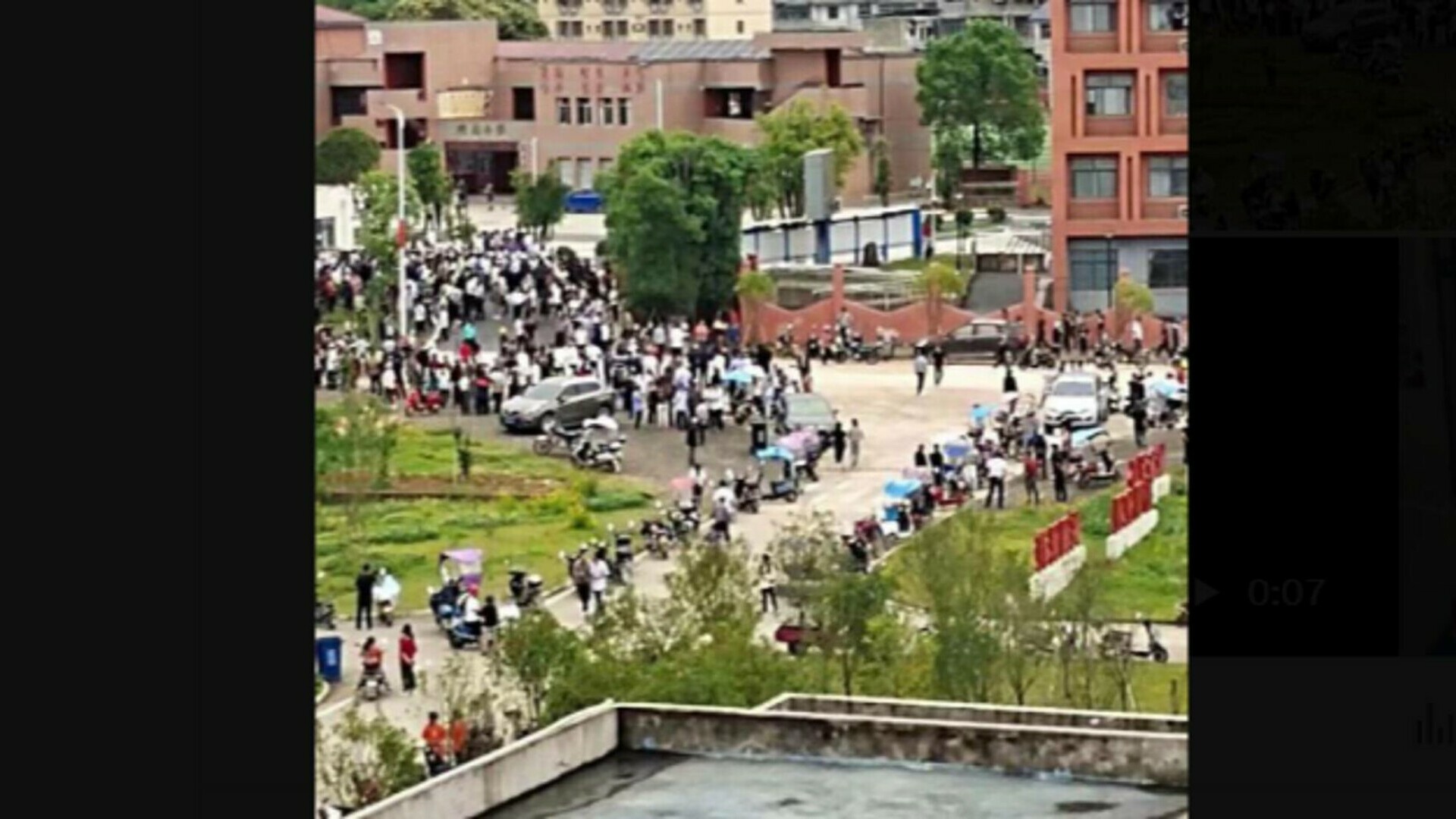 Doi morţi şi zece răniţi în China, într-un atac cu cuţitul comis de o femeie într-o şcoală primară