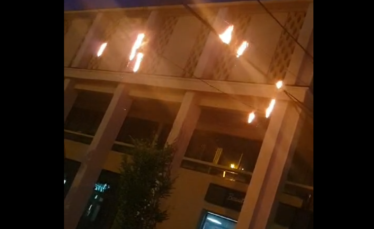  VIDEO Au luat foc cablurile electrice de la Cinema Victoria