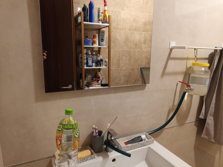 Războiul apei în complexul rezidențial Evergreen. Zeci de familii au stat fără apă de sărbători