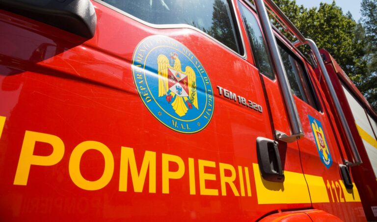 Dâmboviţa: Explozie într-un imobil din localitatea Slobozia Moară. O femeie a suferit arsuri