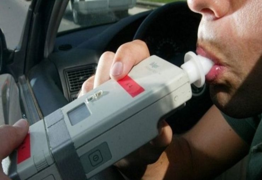Un agent de pază de la Mitropolie aghesmuit gonea prin oraș cu 80 km/h