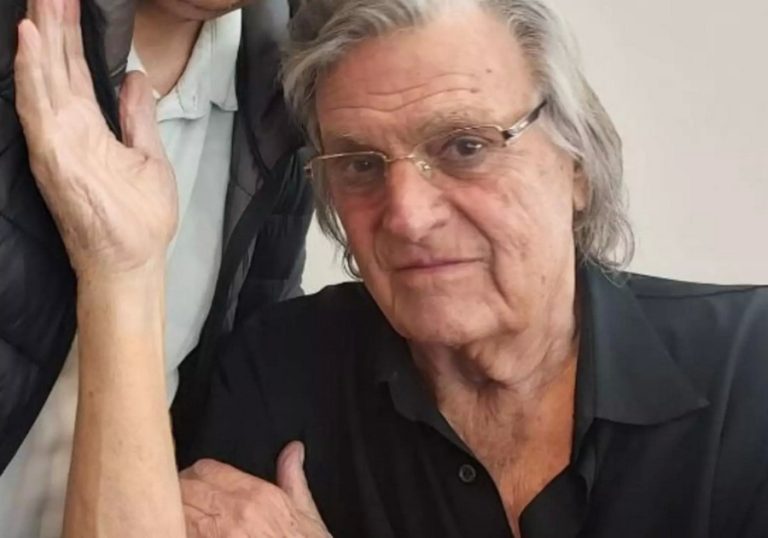 Florin Piersic a fost operat, iar medicii i-au scos proteza de la genunchi. Starea lui este în continuare gravă