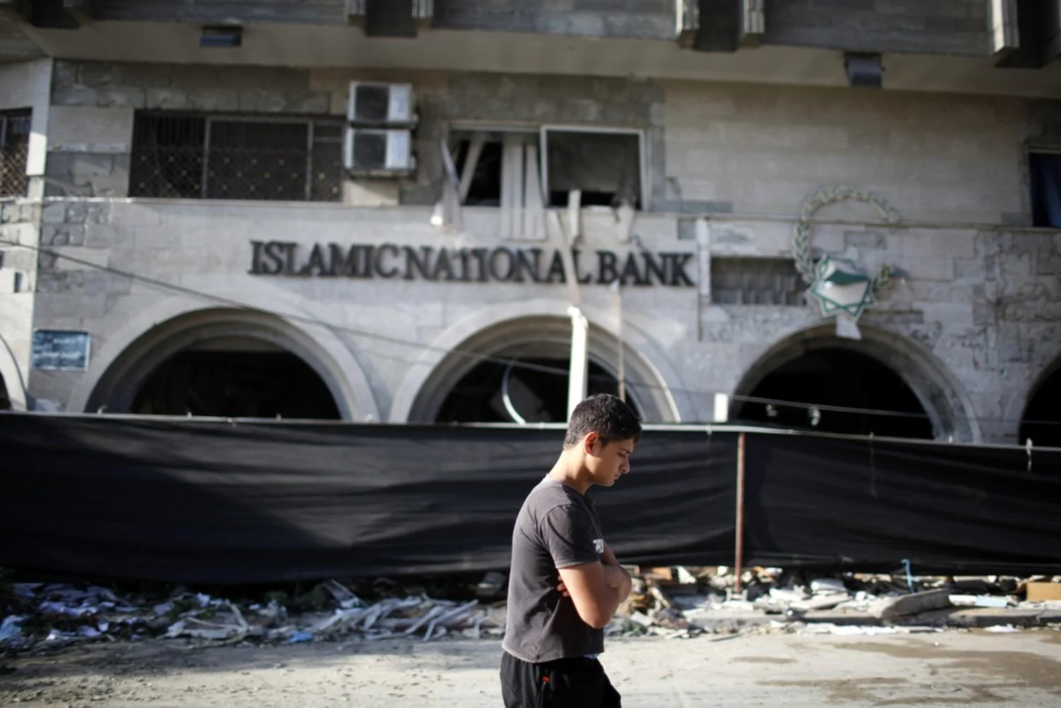 Băncile din Gaza, victime ale unor spargeri spectaculoase comise de grupuri armate