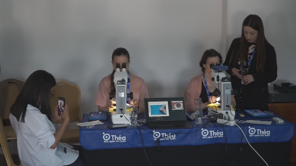 Sindromul „Computer Vision”. Nu este un mit: copiii care petrec prea mult timp în fața ecranelor ajung la medic cu probleme de vedere