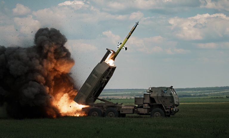 România va riposta cu rachete HIMARS de 1.500.000.000$. De ce ne bazăm și pe sisteme sovietice?