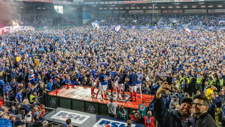 Holstein Kiel a promovat pentru prima oară în prima ligă germană