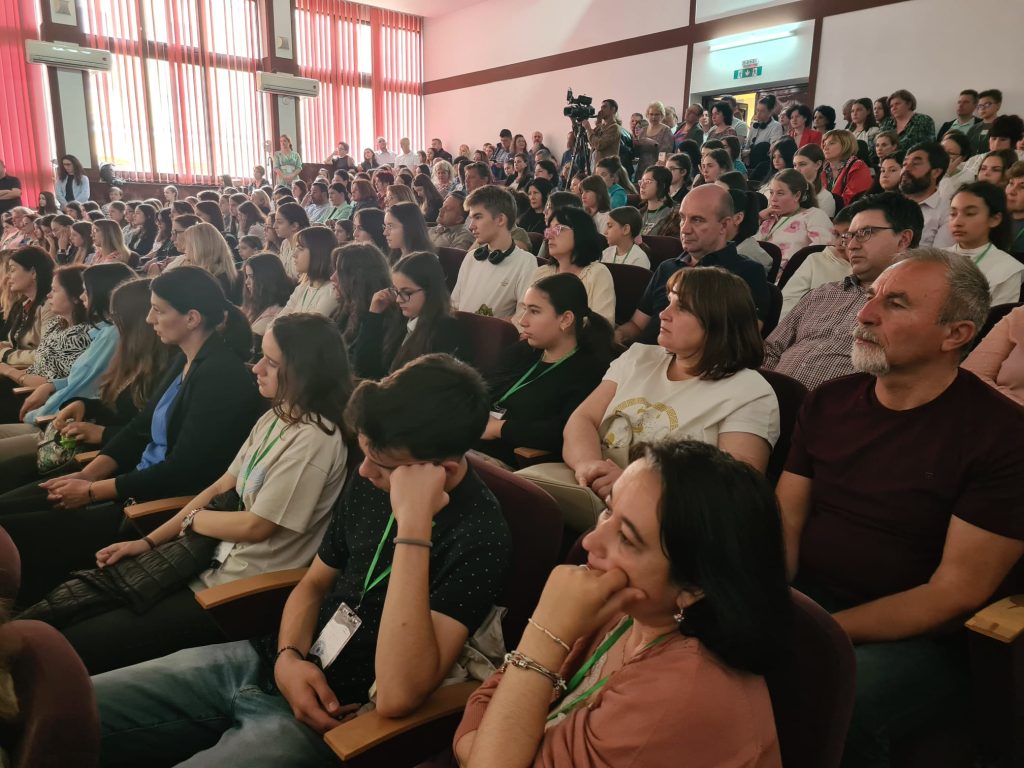 Concursului Național „Ionel Teodoreanu”: două mari premii rămân la Iași. Festivitate de premiere deosebită ieri la „Negruzzi”