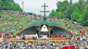 Peste 300.000 de persoane, aşteptate la pelerinajul de Rusalii de la Şumuleu-Ciuc. Ce recomandă autoritățile pelerinilor care vor să participe