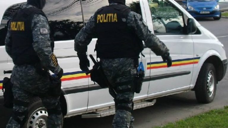 Un ieșean a păcălit statul cu 5 milioane lei cu ajutorul unor hârtii false. A fost luat pe sus de mascați