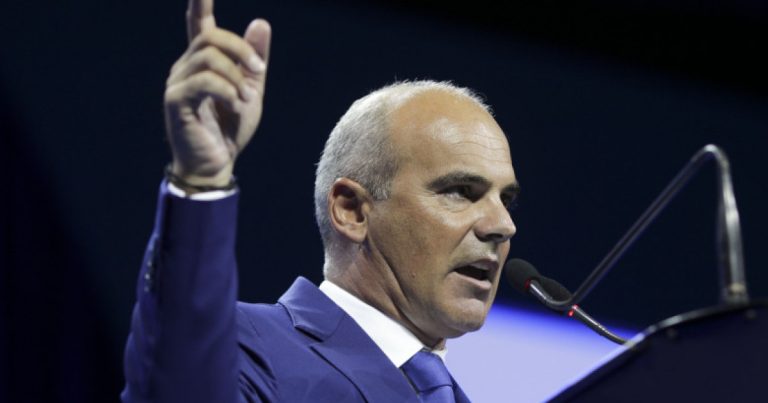 Rareș Bogdan, atac politic: „Vor câştiga PSD-iştii CJ Iaşi când o să am eu părul lung“