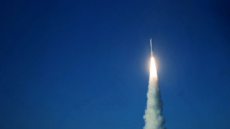 Coreea de Nord anunţă eşecul lansării unui satelit militar de spionaj