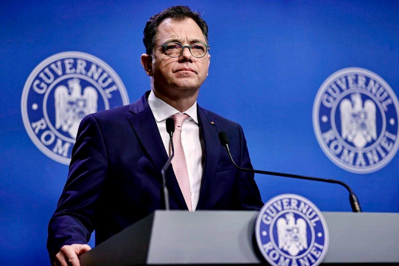  Secretarul general al Guvernului îşi publică cazierul pe Facebook, după ce s-a discutat despre implicarea sa într-un dosar de evaziune fiscală