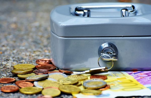 Taxa pe marile averi, amânată până la 30 septembrie