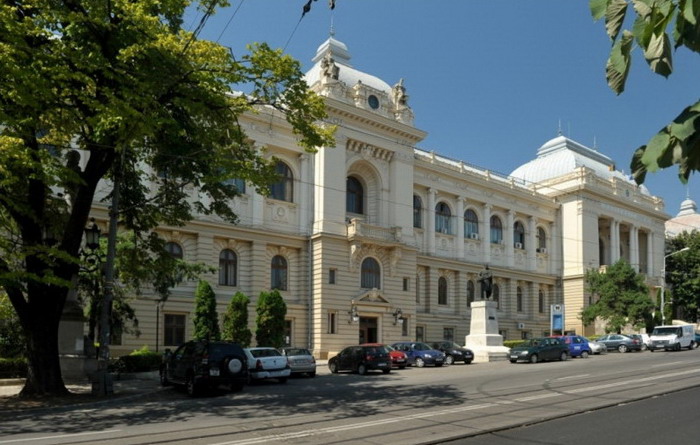 UAIC va implementa două proiecte PNRR pentru dezvoltarea și promovarea cercetării științifice fundamentale din România