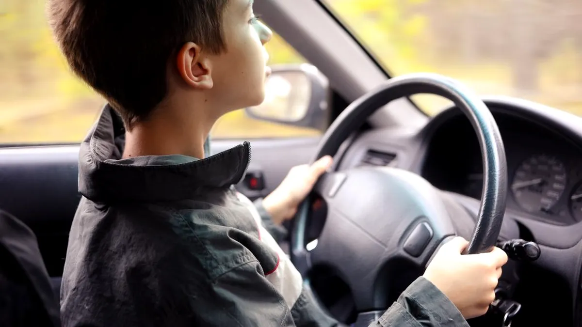 Dolj: Băiat de zece ani, prins de poliţişti la volanul unui autoturism