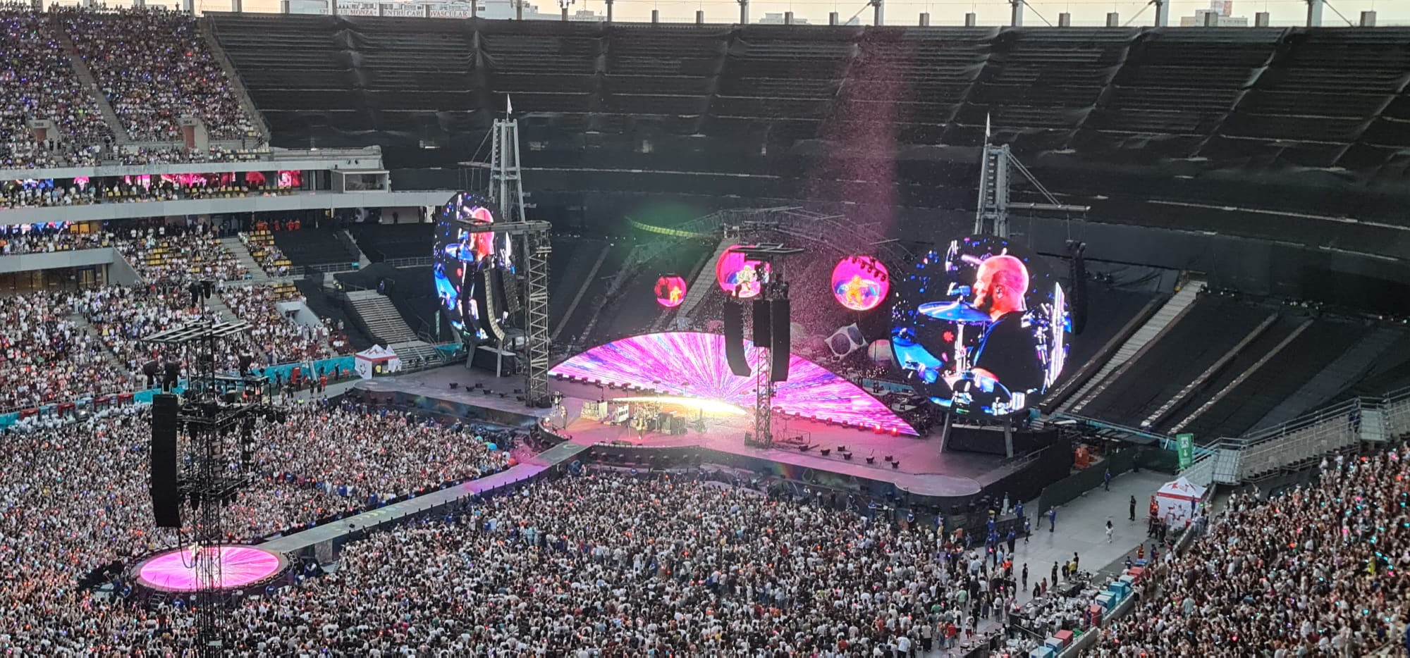 Reacţii după momentul Babasha şi Chris Martin la Arena Naţională: 