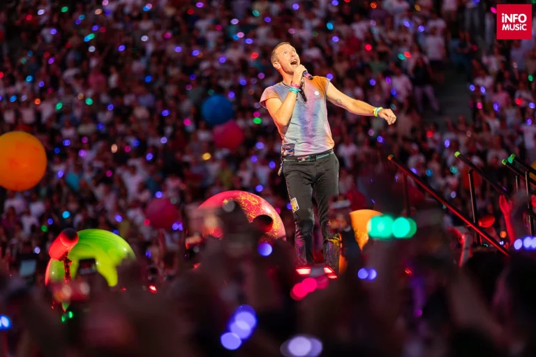 Membrii trupei Coldplay profund afectați de huiduielile la adresa lui Babasha, manelistul care a cântat o piesă în timpul concertului