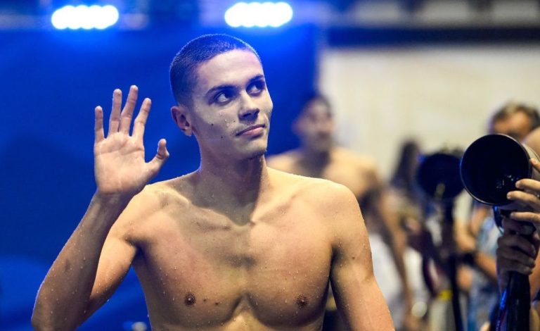 David Popovici s-a calificat cu ștafeta României în finala 4x100 metri, la Campionatul European de nataţie